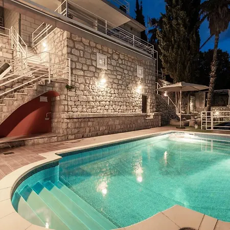 Luce Villa